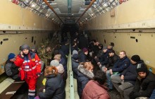 Самолет с освобожденными украинцами вылетает из Чугуева: "курс на Борисполь" (фото)