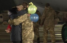 Слезы, цветы и объятия: главные подробности большого обмена пленными (видео)