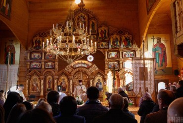 Священик РПЦ заперечував війну: він пішов з церкви, прихопивши з собою ікони (відео)