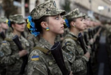 Названо количество женщин, которые служат в ВСУ
