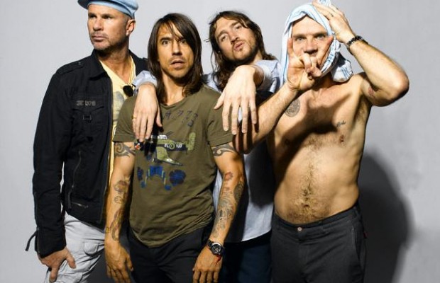 Спустя 10 лет: в Red Hot Chili Peppers объявили о возвращении гитариста
