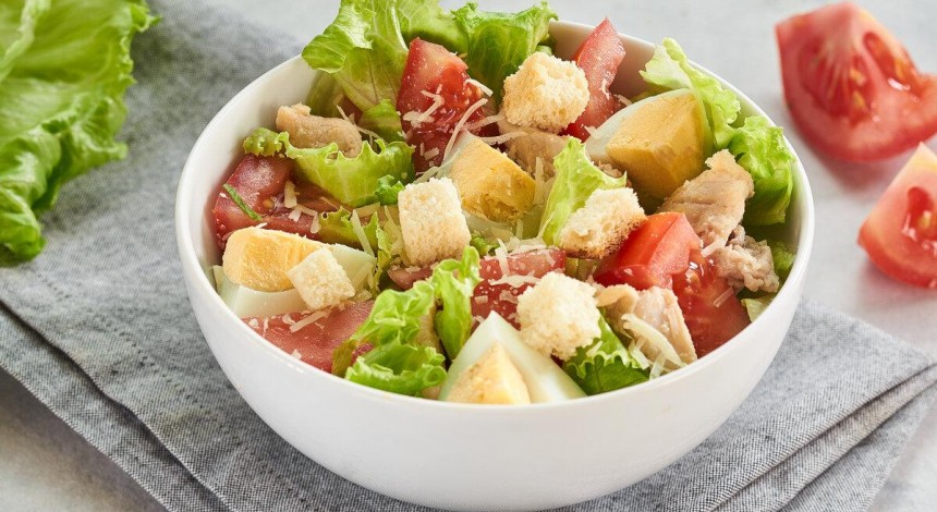 Классический рецепт салата "Цезарь" к рождественскому столу