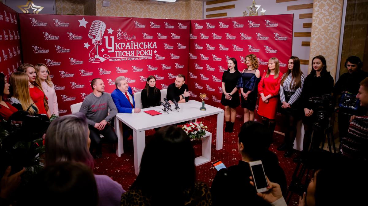Михаил Поплавский и Олег Винник назвали дату выхода 'Української пісні року' Михаил Поплавский и Олег Винник назвали дату выхода 'Української пісні року'