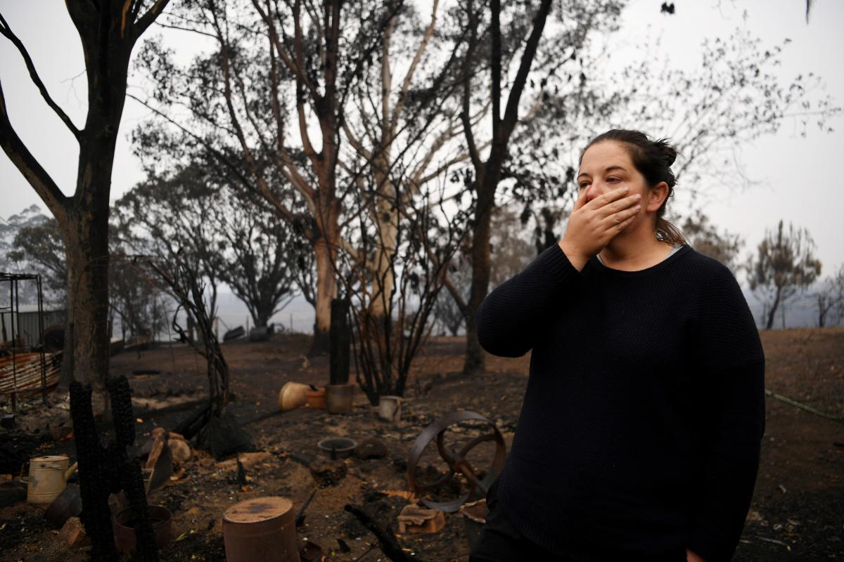 Сильнейшие пожары принесли много бед / REUTERS