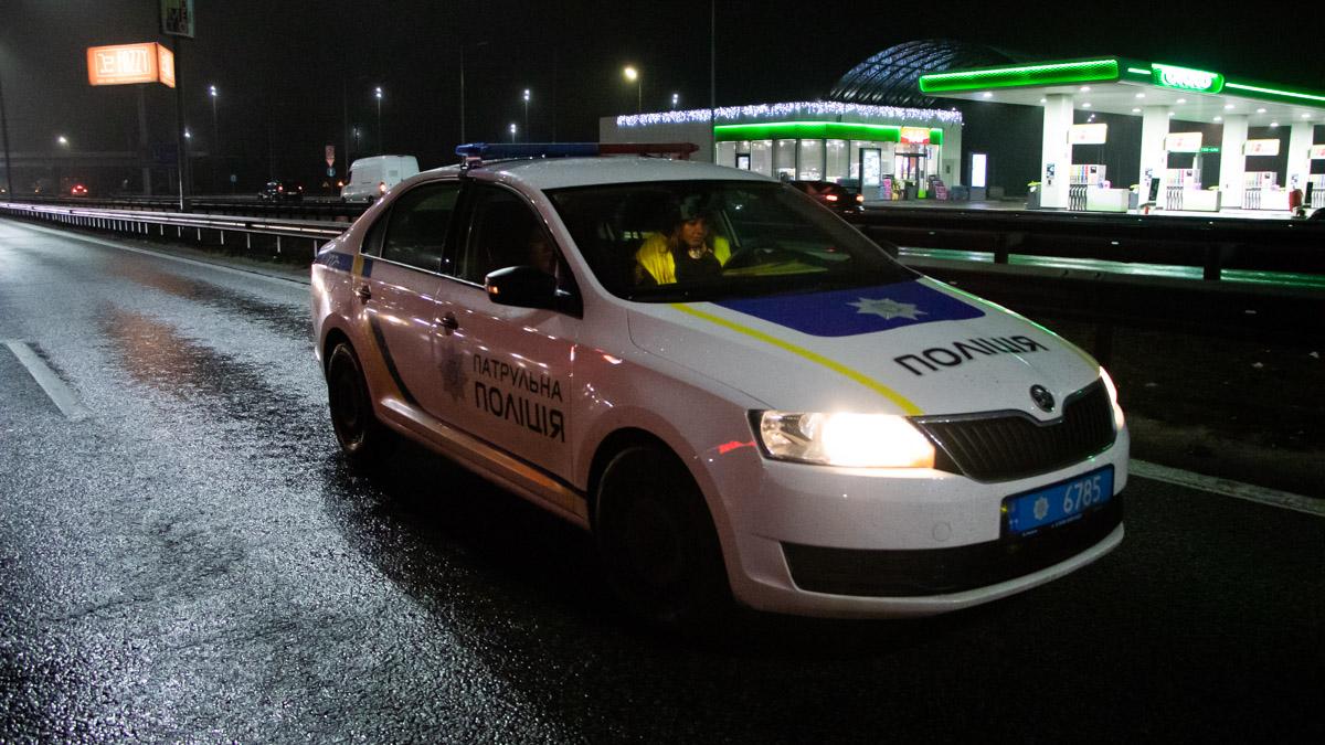 Полицейский автомобиль насмерть сбил пешехода / фото kiev.informator.ua