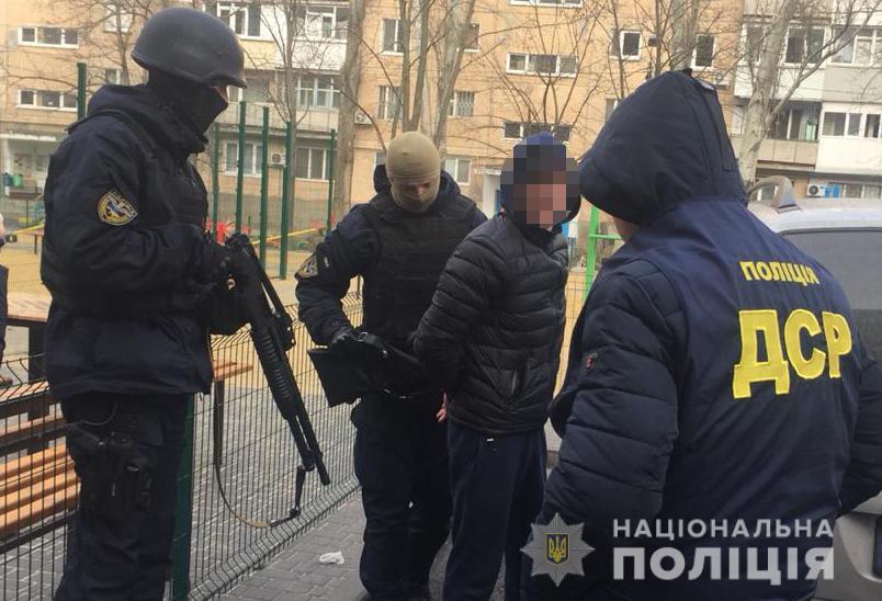 До складу злочинної групи входило п’ять осіб віком від 25-ти до 42-х років / npu.gov.ua До складу злочинної групи входило п’ять осіб віком від 25-ти до 42-х років / npu.gov.ua