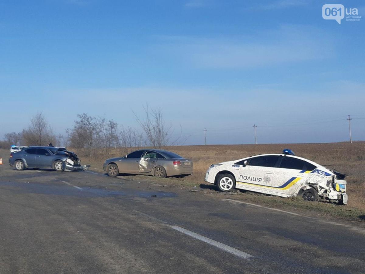 ДТП сталася на трасі Харків-Сімферополь / фото: 061.ua ДТП сталася на трасі Харків-Сімферополь / фото: 061.ua
