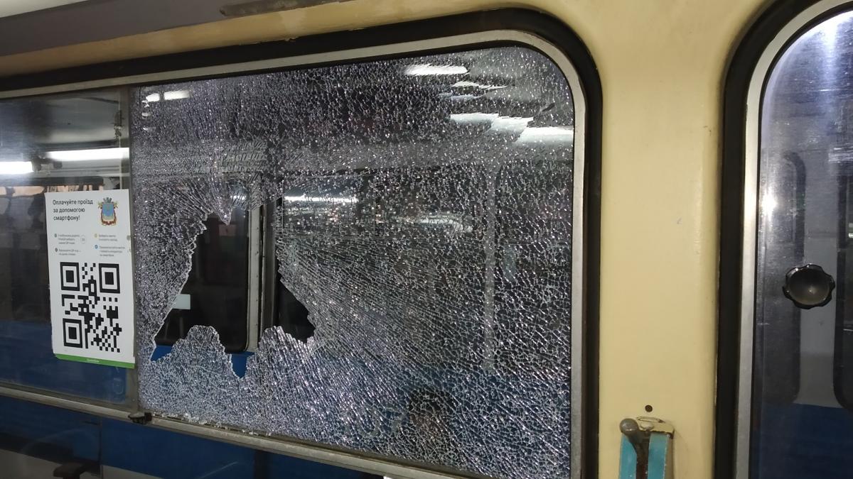 Обставини з'ясовує поліція / фото: КП "Миколаївелектротранс" Обставини з'ясовує поліція / фото: КП "Миколаївелектротранс"