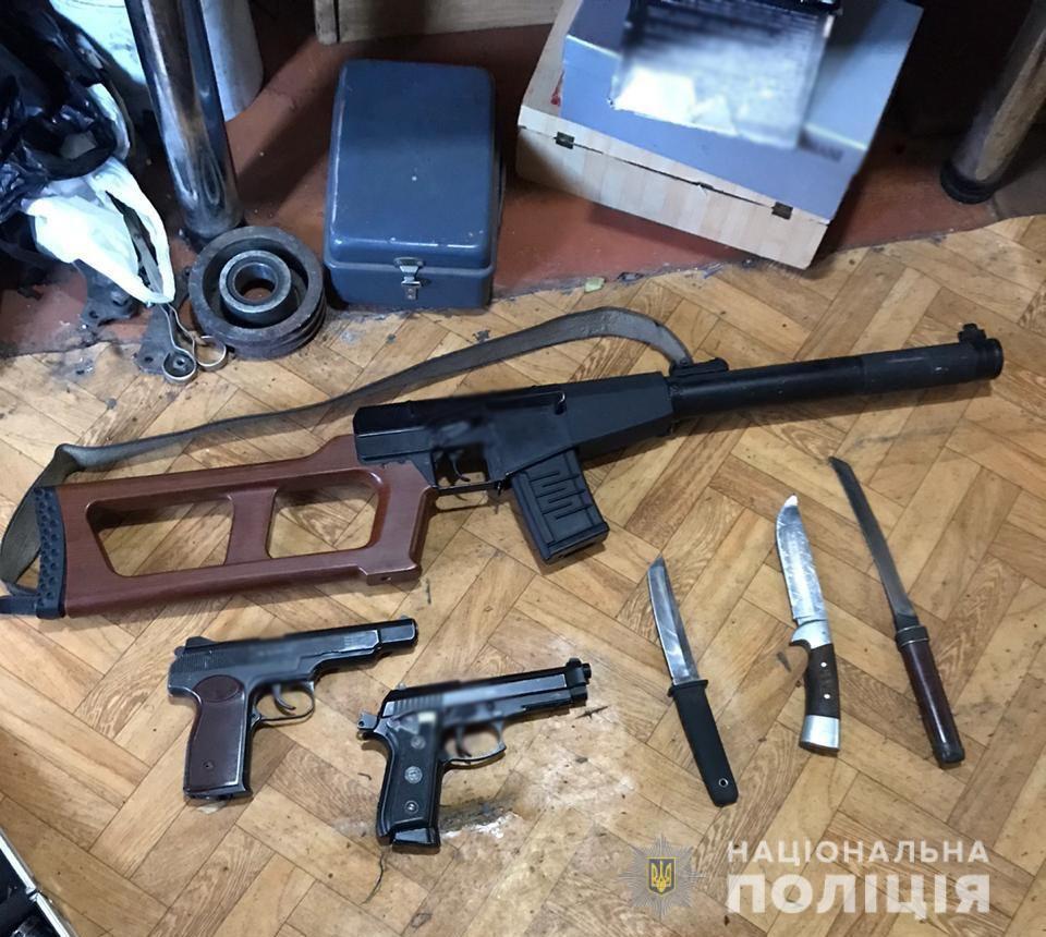 Зброю зловмисники продавали в різних регіонах країни / mvs.gov.ua Зброю зловмисники продавали в різних регіонах країни / mvs.gov.ua