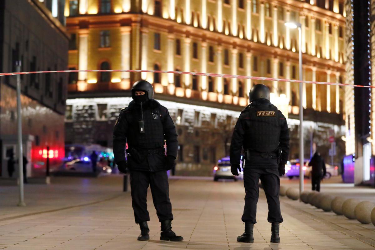 Спецслужи РФ забули про справжню загрозу, коли застрягли в Україні / фото REUTERS Спецслужи РФ забули про справжню загрозу, коли застрягли в Україні / фото REUTERS