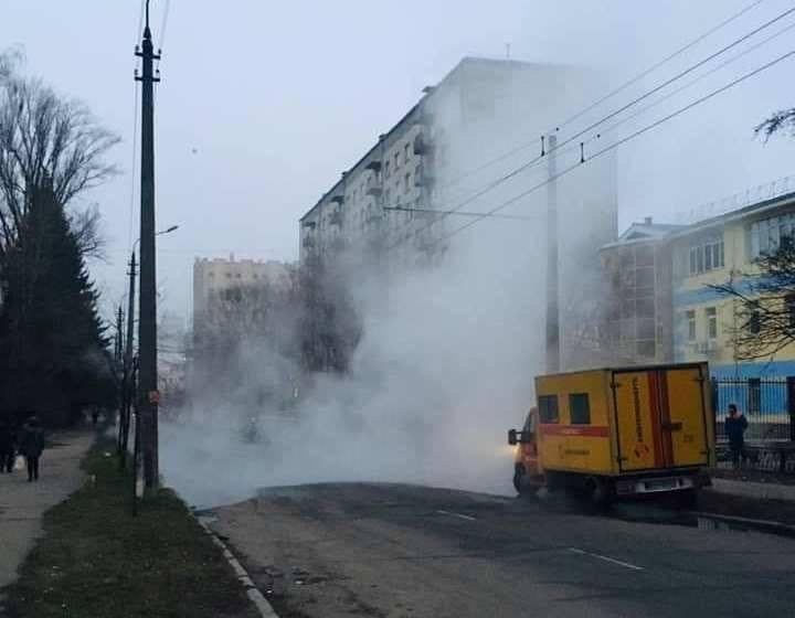 У Києві знову прорвало теплотрасу / Facebook, dtp.kiev.ua У Києві знову прорвало теплотрасу / Facebook, dtp.kiev.ua