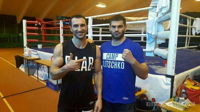 Владимир Кличко и Филип Хргович в тренировочном лагере / фото: klitschko-brothers.com Владимир Кличко и Филип Хргович в тренировочном лагере / фото: klitschko-brothers.com