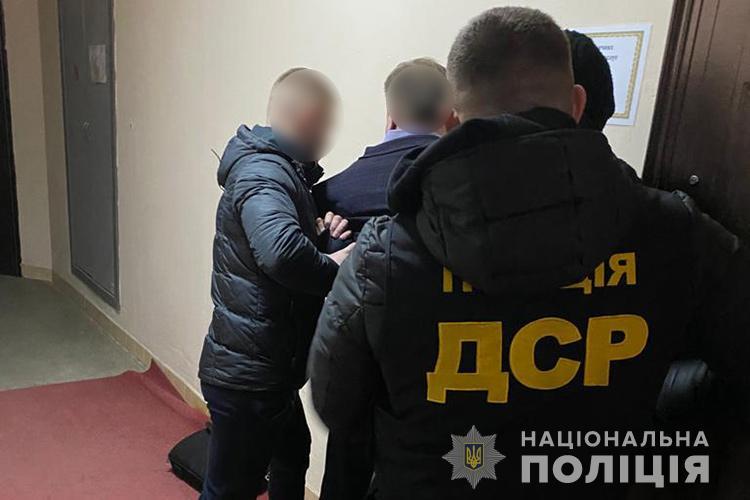 Чиновник требовал деньги за помощь в получении выплат / фото: ГУ Нацполиции Тернопольской области Чиновник требовал деньги за помощь в получении выплат / фото: ГУ Нацполиции Тернопольской области