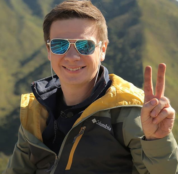Ведучий "Світ навиворіт" поділився радісною новиною / Instagram Дмитро Комаров Ведучий "Світ навиворіт" поділився радісною новиною / Instagram Дмитро Комаров