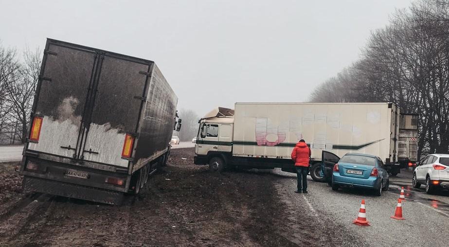 Обставини подій встановлюються. На місці працюють патрульні / Информатор Обставини подій встановлюються. На місці працюють патрульні / Информатор