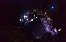 На Дніпропетровщині SsangYong злетів у кювет: постраждалих вирізали із понівеченого авто