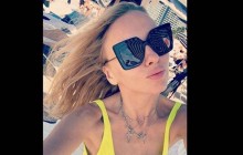 Оля Полякова сверкнула грудью в монокини (фото)