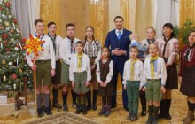 На Рождество в Кабмин с колядками пришли пластуны