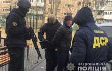 У Миколаєві затримали озброєну банду за вимагання 660 тисяч гривень "боргу" (фото)
