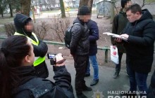 Порізав ножем і хотів зґвалтувати: нападнику на 19-річну дівчину у Києві оголосили підозру