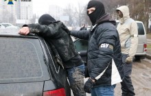 Амфетамін, екстазі та ЛСД: у Харкові затримали контрабандиста психотропів (фото, відео)