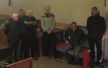 На Житомирщині затримали бандитів, які примусово утримували та експлуатували чоловіків