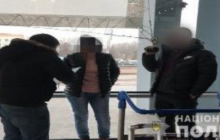 В аеропорту Харкова затримали жінку, яка вербувала повій для роботи у Туреччині (фото)