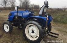 На Житомирщині чоловік викрав трактор, аби потрапити на чаркування до сусіднього села