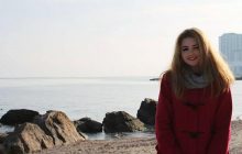 В Черноморске умерла 19-летняя девушка, выбросившаяся с 7-го этажа дома