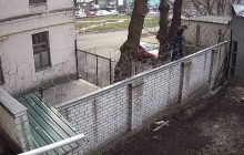 Екс-нардепка Чорновол залізла до ДБР через паркан з колючим дротом: опубліковано відео