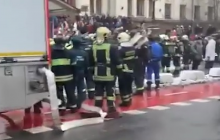 В Москве горело здание МГУ, 800 человек эвакуировали