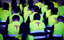 Tesla выпустит акции на $2 миллиарда