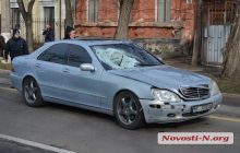 Мчав по зустрічній: у Миколаєві "Мерседес" на смерть збив жінку (відео 18+)