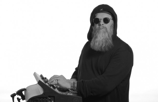 "Будем ходить строем, всех остальных уроем": Гребенщиков випустив нову сатиричну пісню (відео)