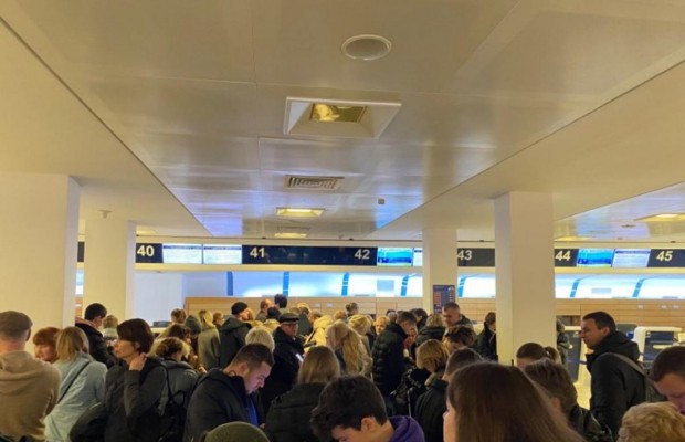 Полторы сотни одесских туристов не могут вернуться из Италии из-за проблем с авиакомпанией (фото)