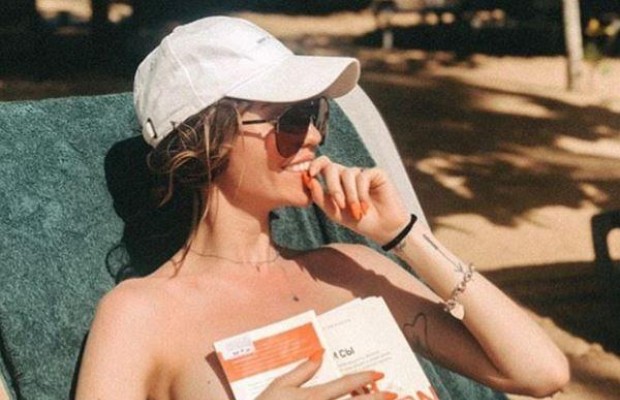 Надя Дорофеева снялась без белья и "взорвала" Instagram (фото)