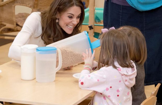 Кейт Міддлтон на день стала нянею для дітлахів лондонського садочка (фото)