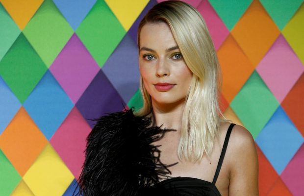 Марго Роббі вперше після пологів показалася з новонародженим первістком (фото)