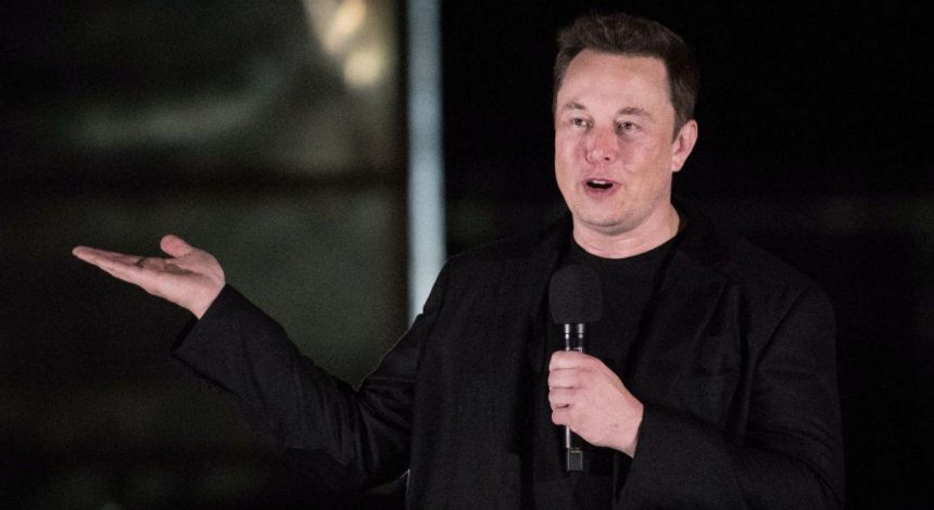 Ілон Маск цікавиться, чи хочуть власники Tesla грати в машині у «Відьмака»