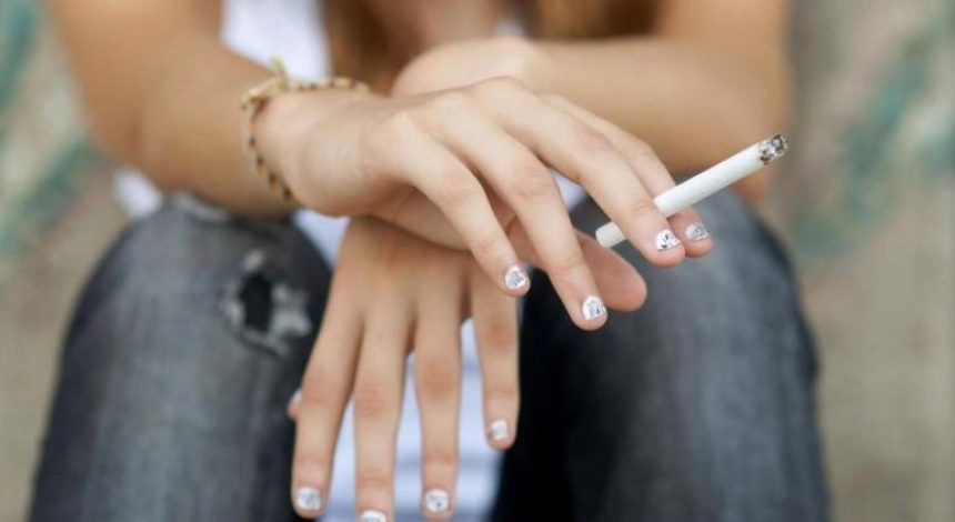 Рада приняла за основу законопроект о запрете продажи сигарет в duty-free