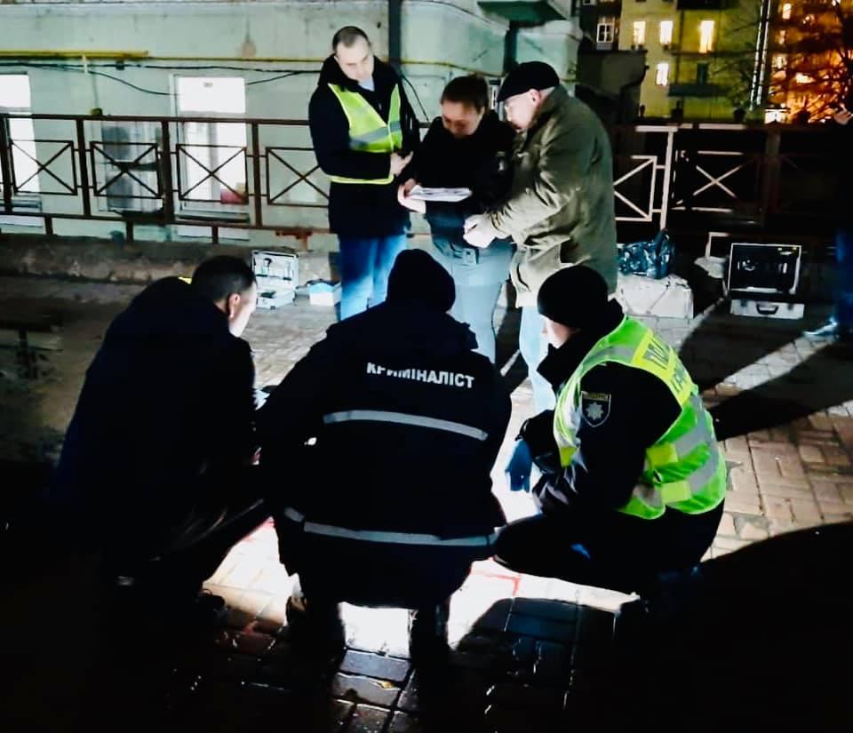 В центре Киева неизвестный застрелил мужчину / facebook.com/UA.KyivPolice В центре Киева неизвестный застрелил мужчину / facebook.com/UA.KyivPolice
