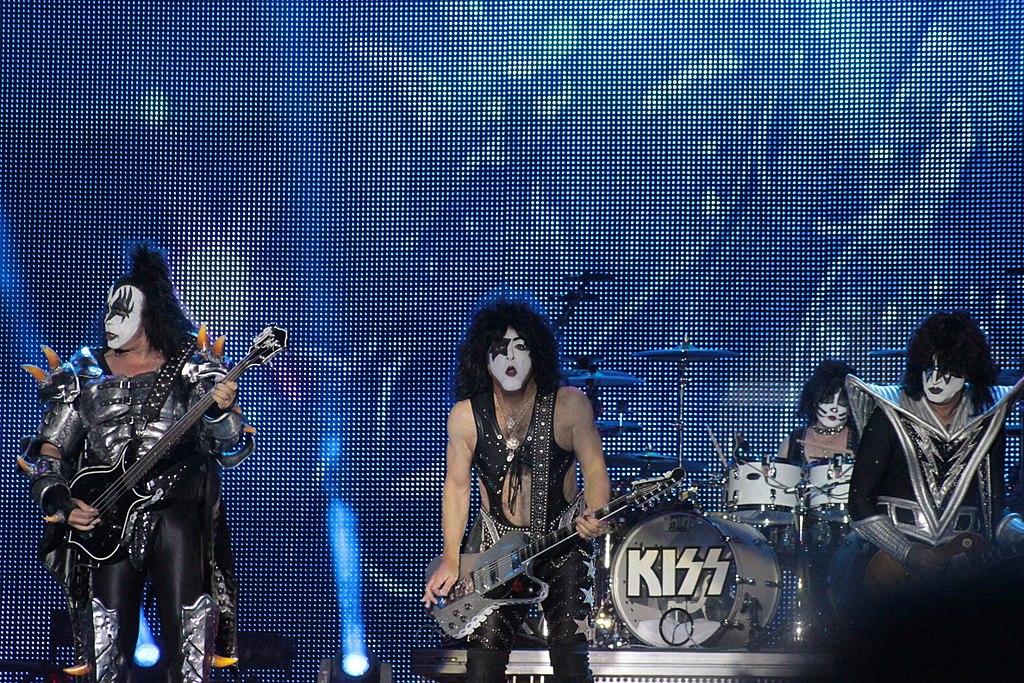 KISS відомі своїм сценічним гримом / Фото: Вікіпедія KISS відомі своїм сценічним гримом / Фото: Вікіпедія