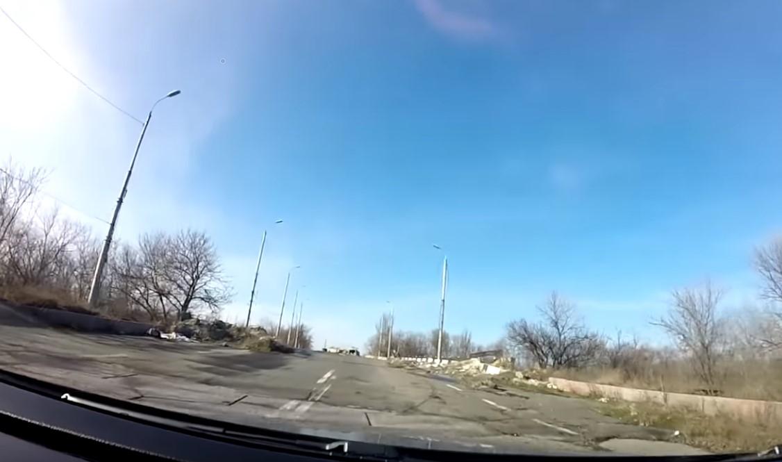 Свою поездку дончанин начал от Путиловского моста / скриншот из видео Свою поездку дончанин начал от Путиловского моста / скриншот из видео