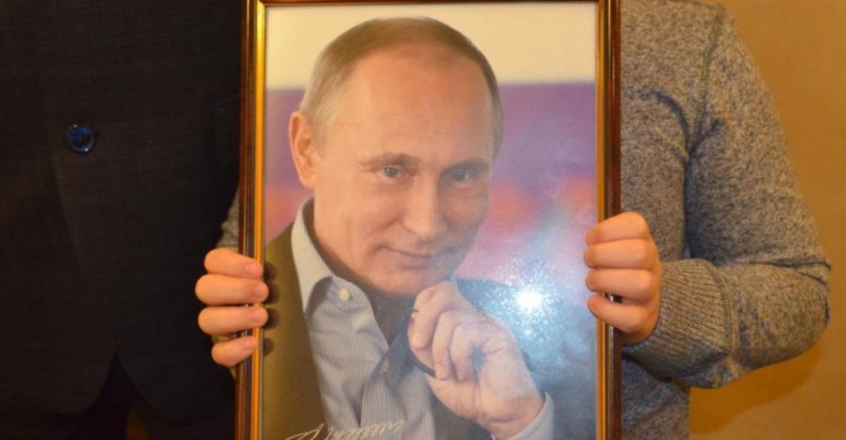 Військовий напився і "висловлював на адресу портрета Путіна нецензурну лайку" / devyatka.ru Військовий напився і "висловлював на адресу портрета Путіна нецензурну лайку" / devyatka.ru