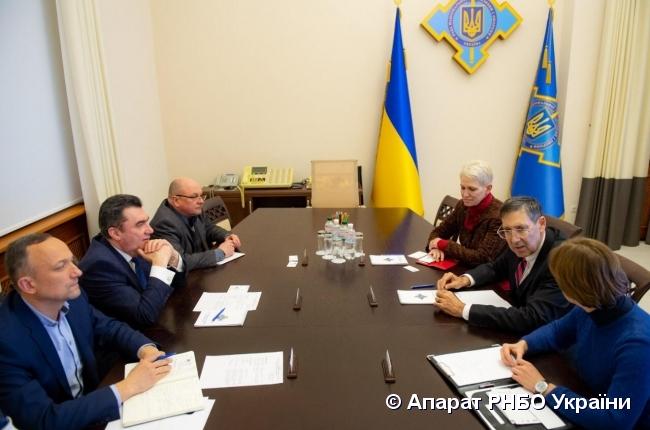 Сторони обмінялися думками щодо ефективності діяльності міжнародних безпекових структур / rnbo.gov.ua Сторони обмінялися думками щодо ефективності діяльності міжнародних безпекових структур / rnbo.gov.ua