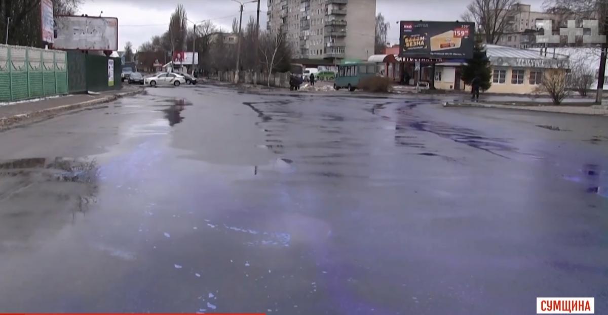 Фіолетове перехрестя добряче злякало мешканців Шостки / скріншот Фіолетове перехрестя добряче злякало мешканців Шостки / скріншот