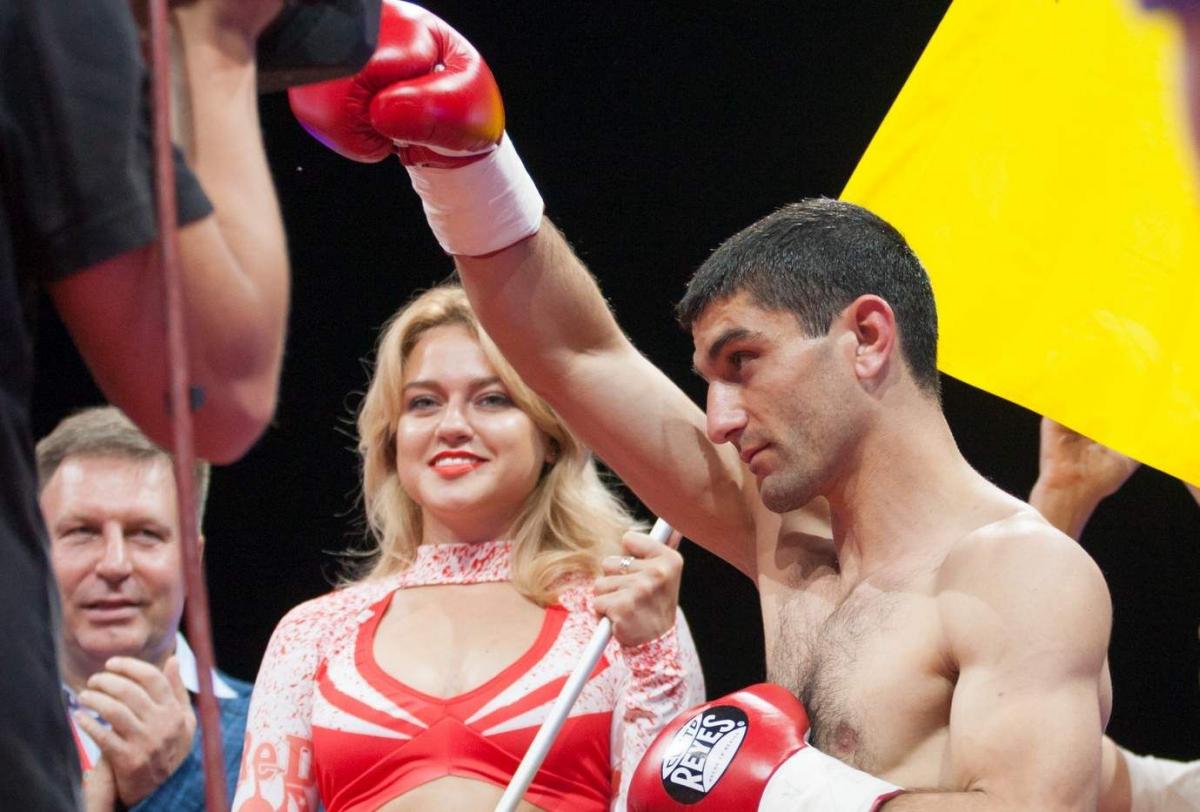 Артем Далакян травмировал правую руку / фото: union-boxing.com Артем Далакян травмировал правую руку / фото: union-boxing.com