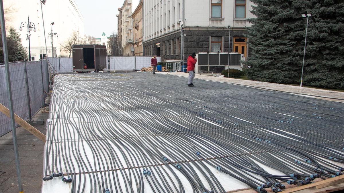На Банковій розбирають каток / Информатор На Банковій розбирають каток / Информатор