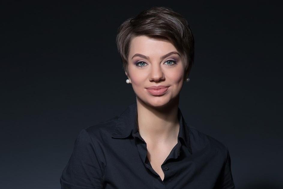 Піарниця розповіла про підготовку звіту Кабміну \ facebook.com/anastasiya.gretchenko Піарниця розповіла про підготовку звіту Кабміну \ facebook.com/anastasiya.gretchenko