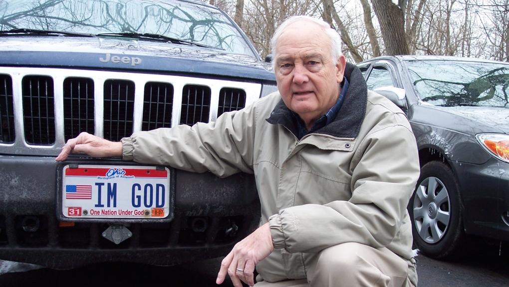 Американец все-таки получил автомобильные номера "IM GOD" / фото: CTV Американец все-таки получил автомобильные номера "IM GOD" / фото: CTV